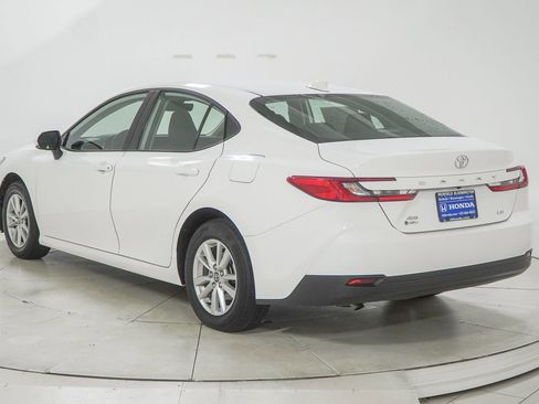 Used 2025 Toyota Camry LE AWD/4WD image 7