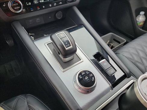 Used 2024 Mitsubishi Outlander SEL image 23