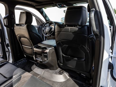 Used 2026 RAM 1500 Laramie w/ Night Edition image 33