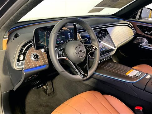 New 2026 Mercedes-Benz E 350 4MATIC Sedan image 9