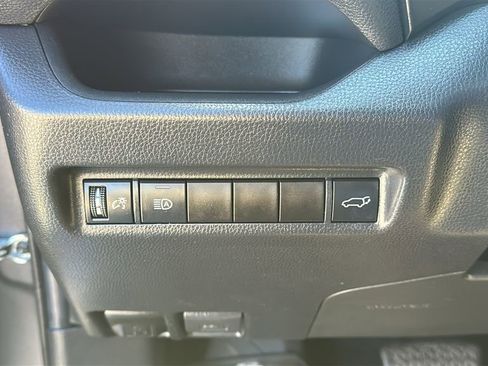 Used 2020 Toyota RAV4 XLE Premium FWD image 21