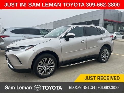 Used 2023 Toyota Venza Limited image 1