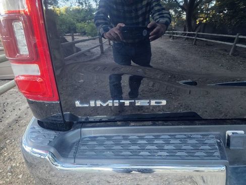 Used 2022 RAM 2500 Limited w/ Safety Group AWD/4WD image 10