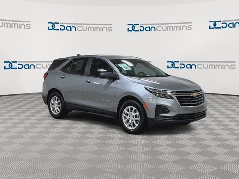 Used 2023 Chevrolet Equinox LS image 2