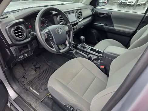 Used 2017 Toyota Tacoma SR w/ Tow Package image 6