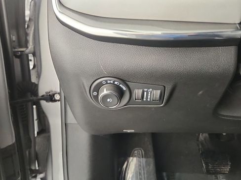 Used 2023 Jeep Compass Limited AWD/4WD image 23