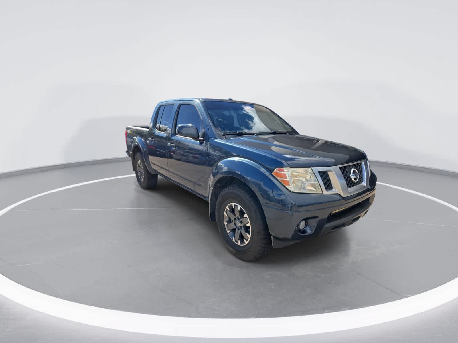Used 2014 Nissan Frontier PRO-4X AWD/4WD image 2