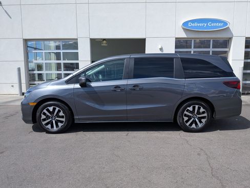 Used 2025 Honda Odyssey EX-L image 9