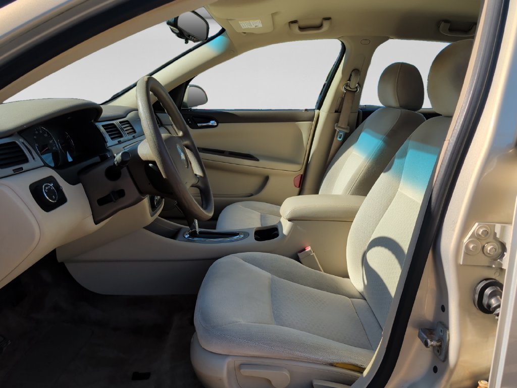 Used 2008 Chevrolet Impala LT FWD image 16