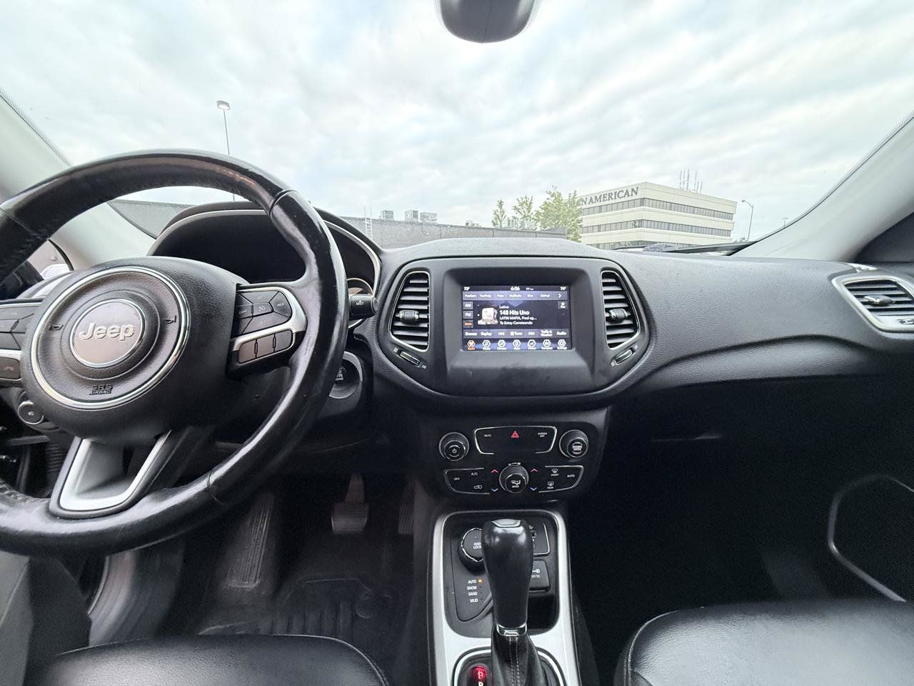 Used 2017 Jeep Compass Latitude w/ Popular Equipment Group AWD/4WD image 17