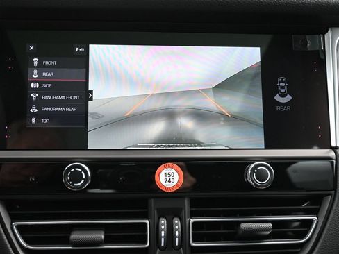 Certified 2026 Porsche Macan AWD/4WD image 10