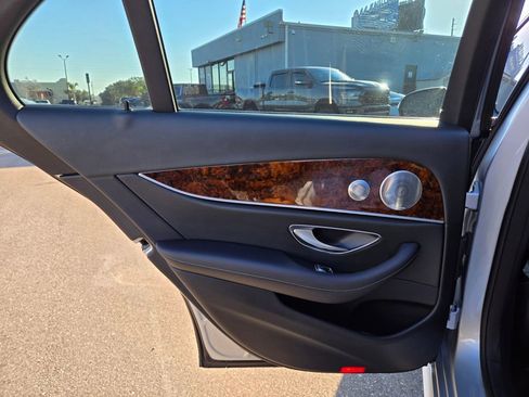 Used 2020 Mercedes-Benz E 450 4MATIC Sedan w/ Driver Assistance Package image 39