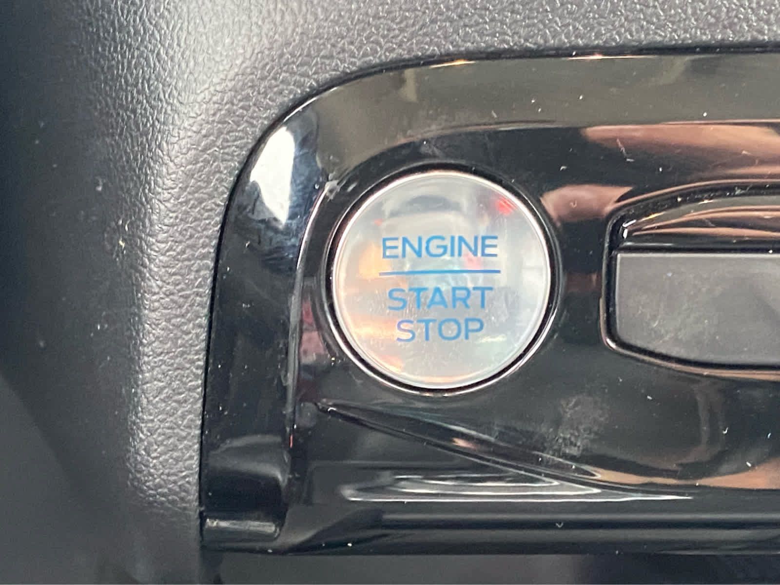 Used 2025 Ford Escape Platinum AWD/4WD image 26