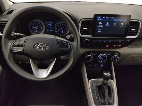 Used 2020 Hyundai Venue SEL FWD image 22