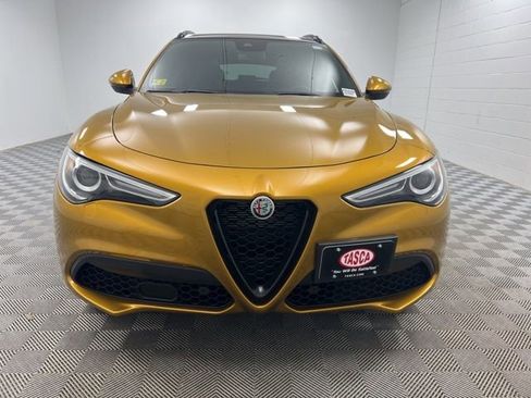 Used 2022 Alfa Romeo Stelvio Veloce AWD/4WD image 3
