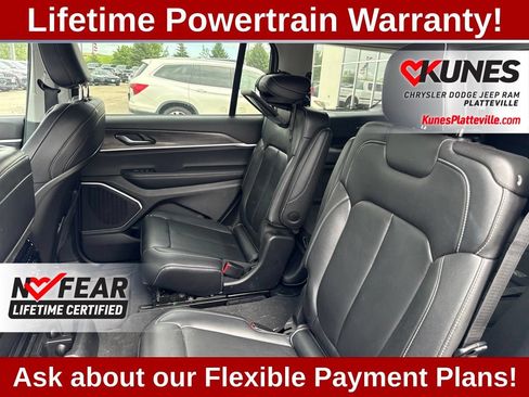Used 2022 Jeep Grand Cherokee L Limited w/ Trailer Tow Group (B) AWD/4WD image 15