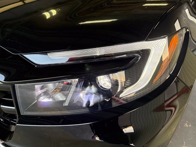 Used 2025 Honda Ridgeline Black Edition image 9