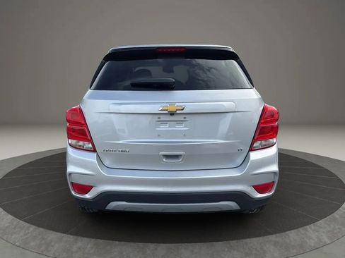 Used 2018 Chevrolet Trax LT w/ LT Convenience Package image 6