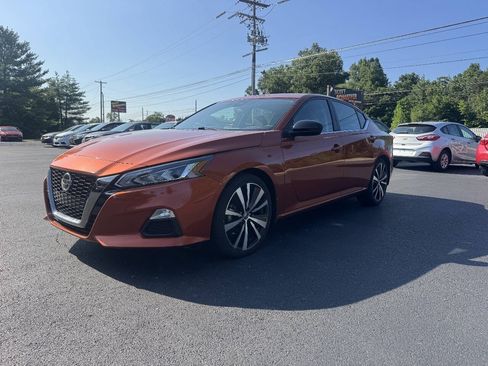 Used 2022 Nissan Altima 2.5 SR FWD image 2