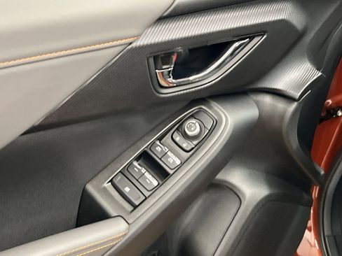 Used 2025 Subaru Crosstrek 2.5i Limited w/ Crosstrek Mirror Package image 13