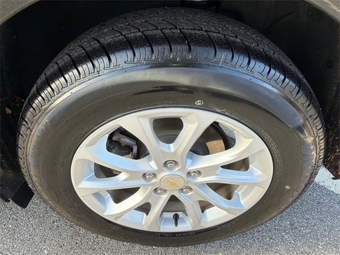 Used 2019 Chevrolet Equinox LS image 19