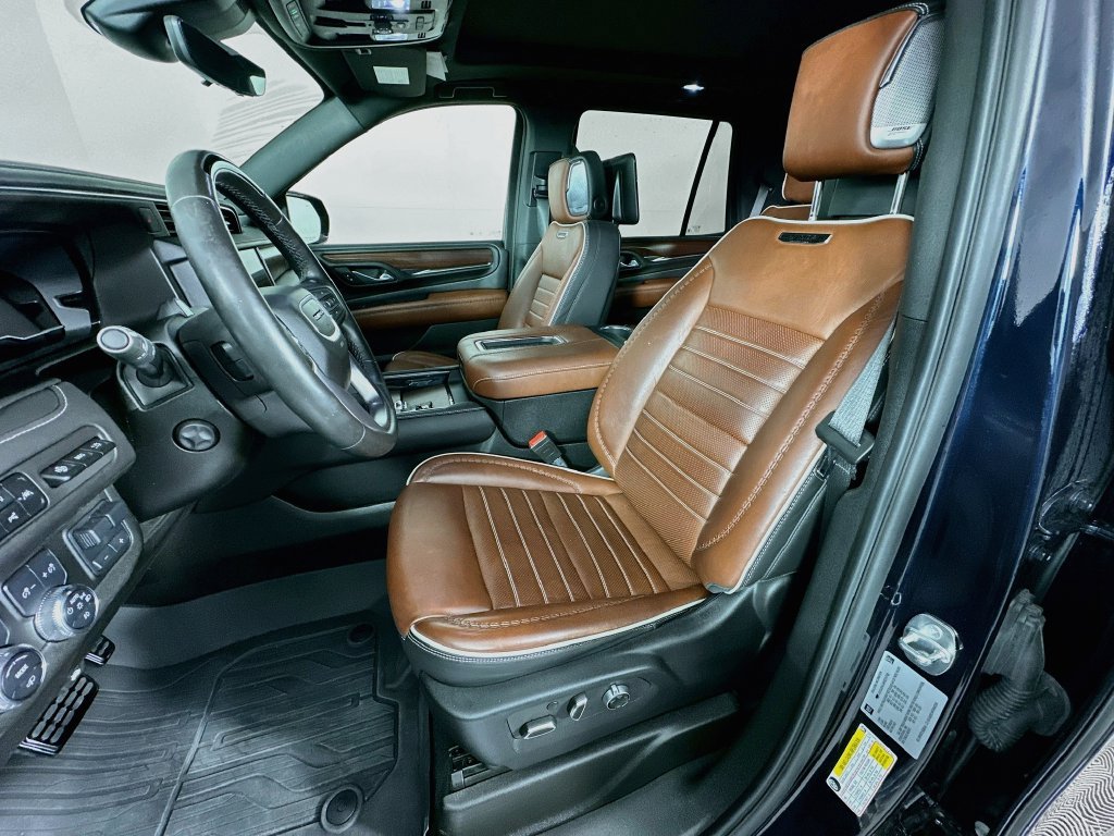 Used 2024 GMC Yukon Denali Ultimate w/ LPO, Floor Liner Package AWD/4WD image 31