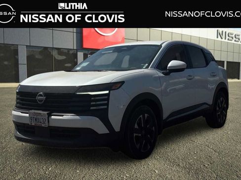 Used 2025 Nissan Kicks SV AWD/4WD image 1