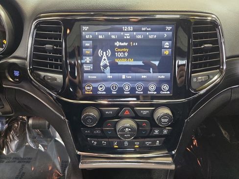 Used 2019 Jeep Grand Cherokee Limited w/ Luxury Group II image 24