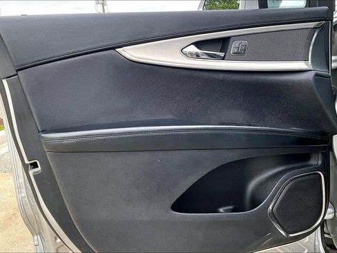 Used 2019 Lincoln Nautilus Premier AWD/4WD image 14