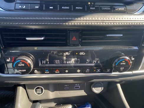 Used 2022 Nissan Rogue SL w/ SL Premium Package image 21