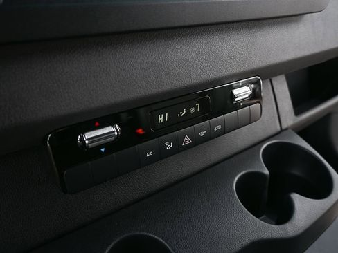 Used 2025 Mercedes-Benz Sprinter 2500 image 14