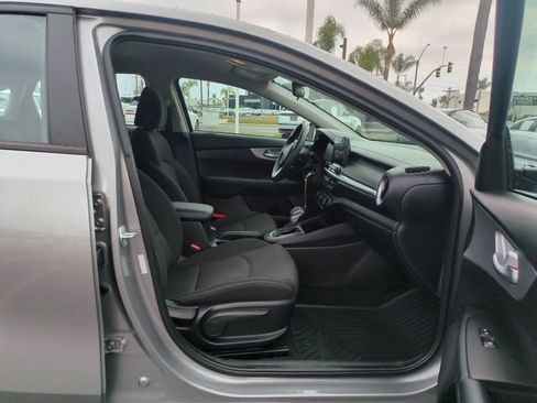 Certified 2023 Kia Forte LXS w/ LXS Technology Package FWD image 30