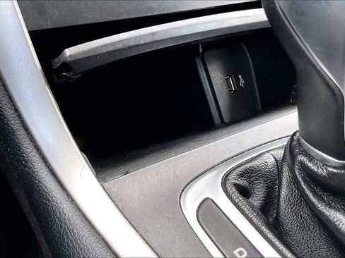 Used 2018 Ford Edge SEL image 24