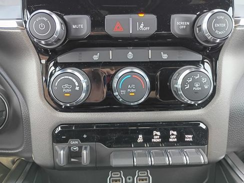 New 2026 RAM 1500 Big Horn AWD/4WD image 18