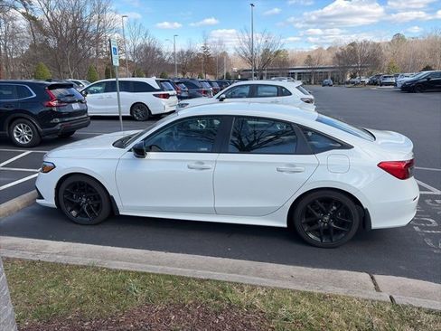 Used 2024 Honda Civic Sport image 3