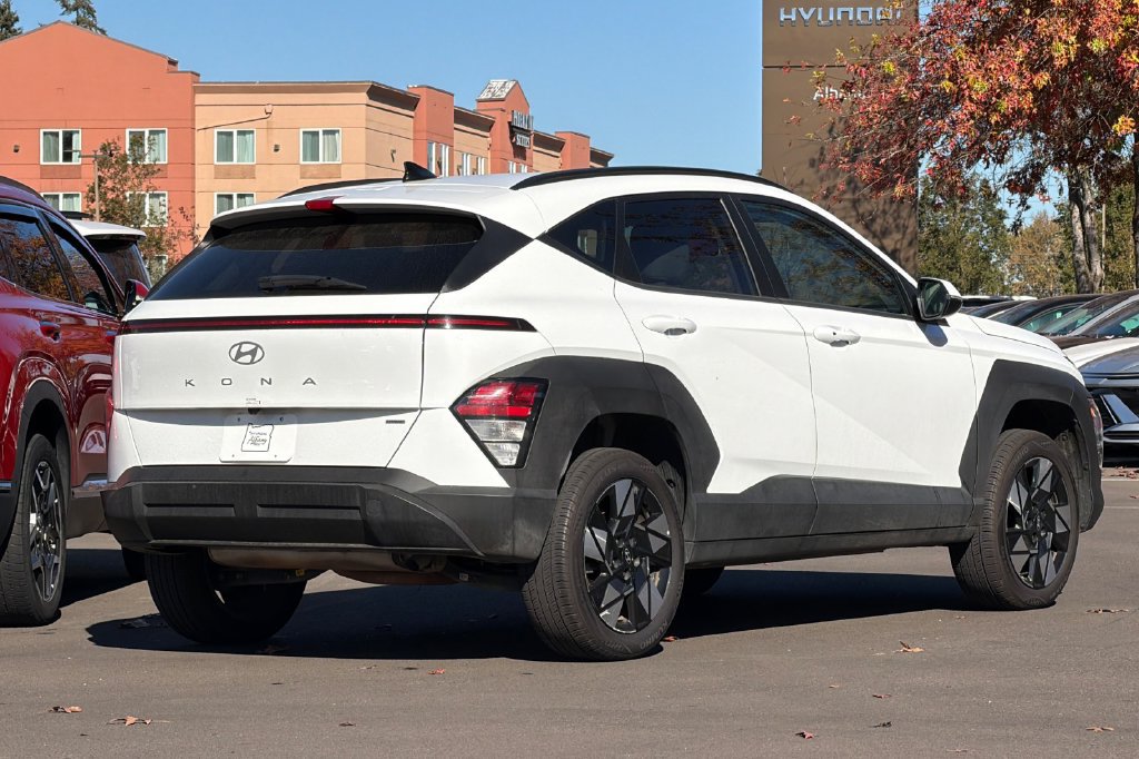 Used 2025 Hyundai Kona SEL AWD/4WD image 4