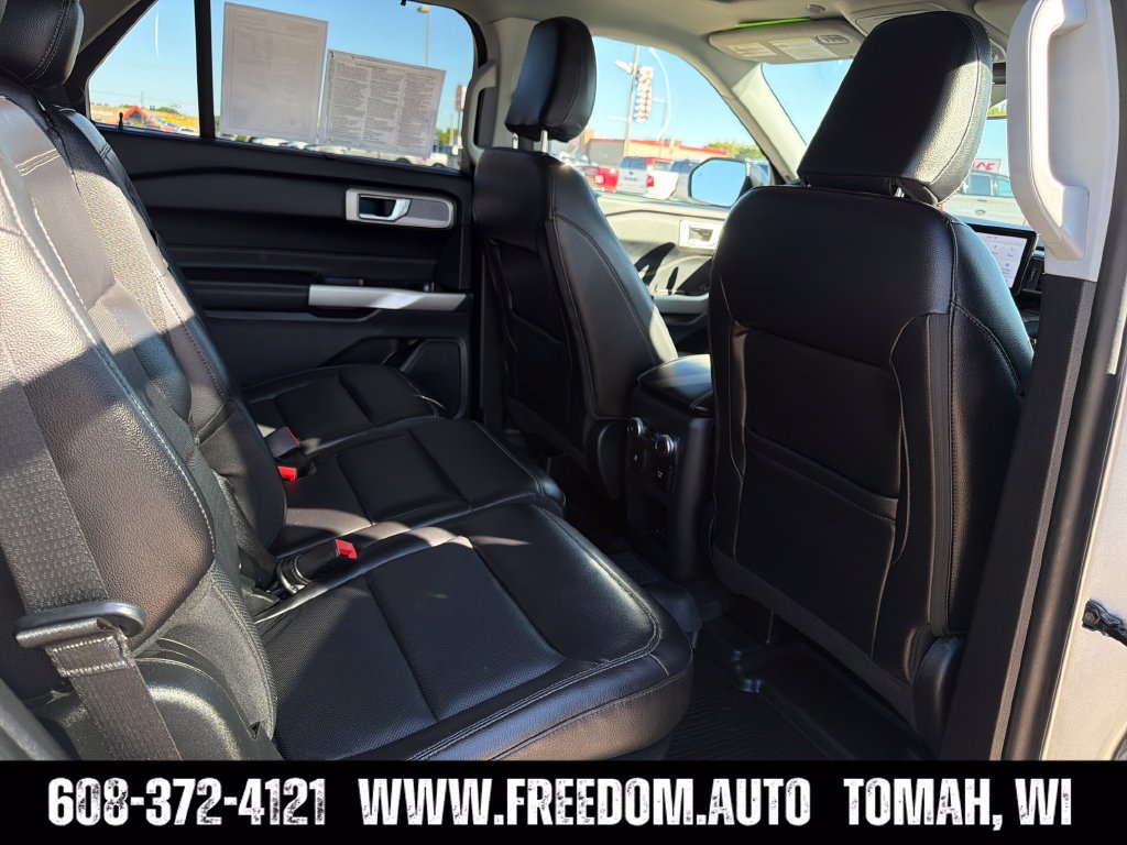Used 2021 Ford Explorer Limited w/ Equipment Group 301A AWD/4WD image 32