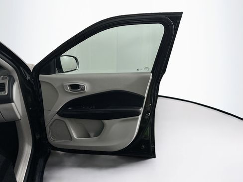 Used 2020 Jeep Compass Latitude w/ Popular Equipment Group image 31