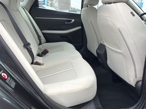 Used 2022 Hyundai Sonata SE image 15