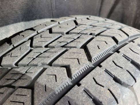 Used 2022 GMC Acadia AT4 w/ Technology Package image 9