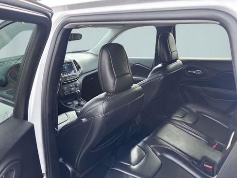 Used 2020 Jeep Cherokee Trailhawk w/ Cold Weather Group image 23