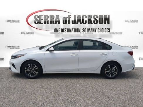 Certified 2024 Kia Forte LXS FWD image 5