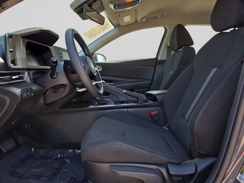 Used 2024 Hyundai Elantra SE FWD image 16