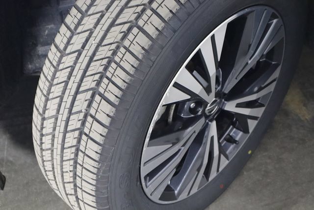 Used 2021 Nissan Rogue SV w/ Premium Package AWD/4WD image 38