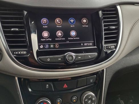 Used 2020 Chevrolet Trax Premier FWD image 19