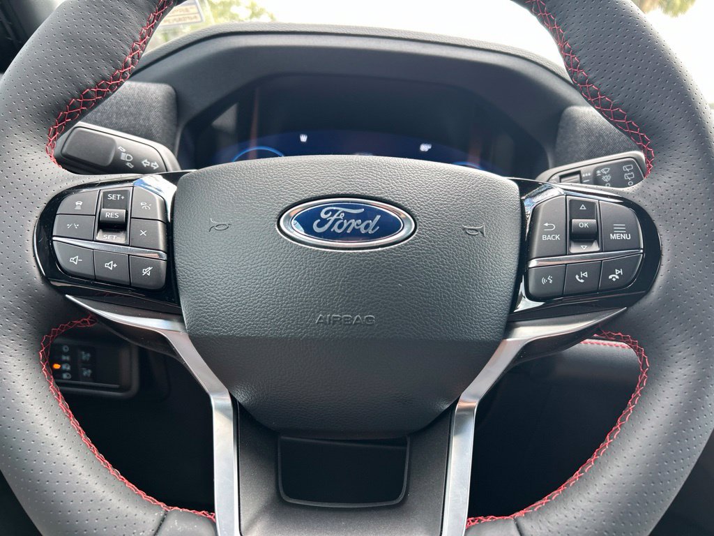 Used 2026 Ford Explorer ST-Line w/ ST-Line Street Pack RWD image 22