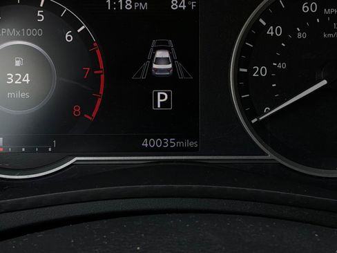 Used 2025 Nissan Versa SV FWD image 34