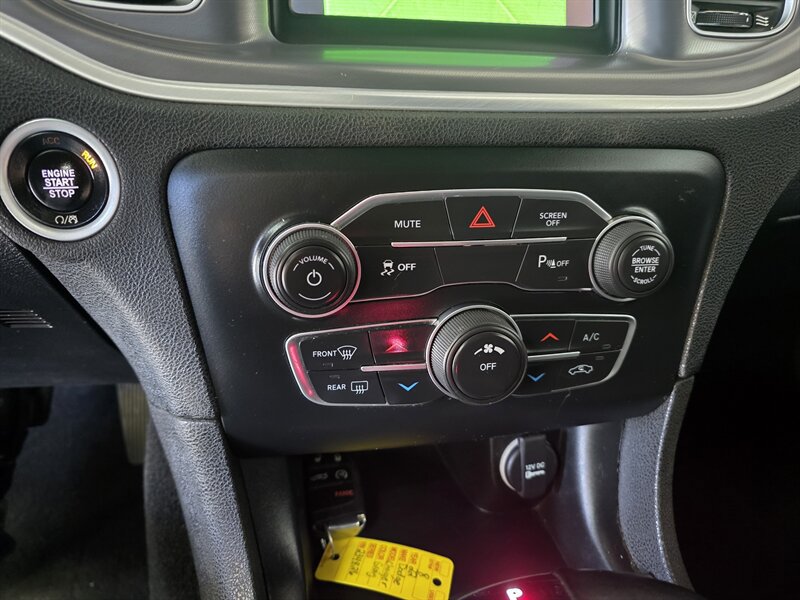 Used 2022 Dodge Charger SXT RWD image 25