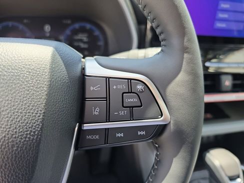 New 2026 Toyota Highlander Limited AWD/4WD image 14