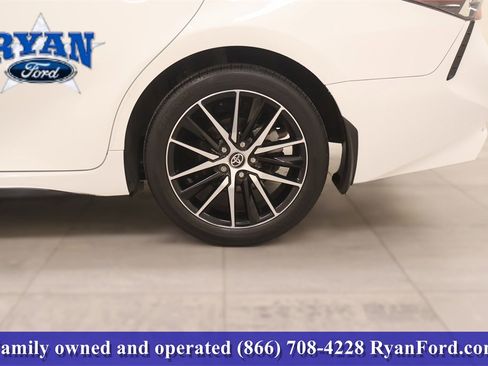 Used 2024 Toyota Camry SE image 32